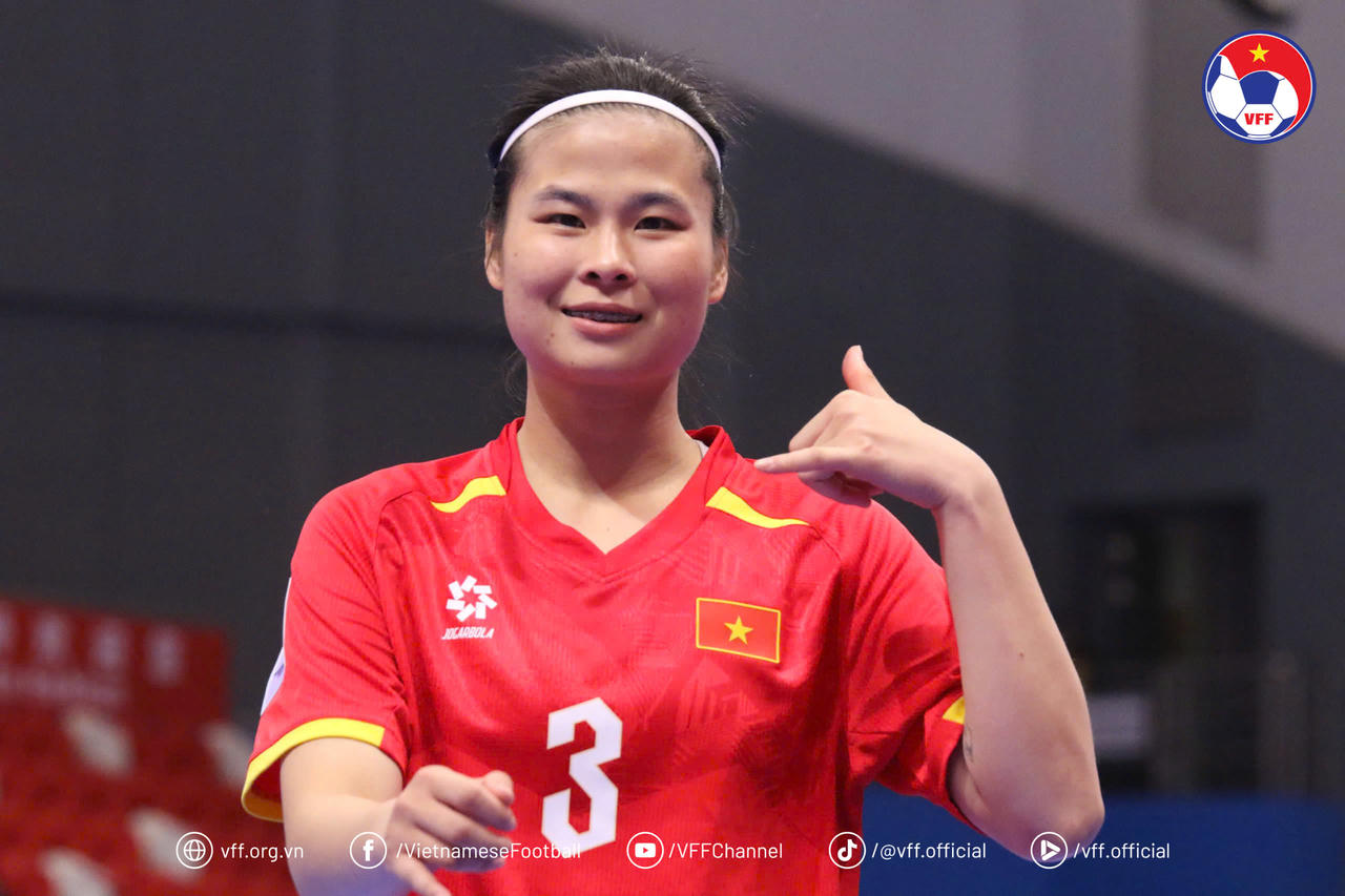 Futsal nữ Việt Nam ra quân thắng trận