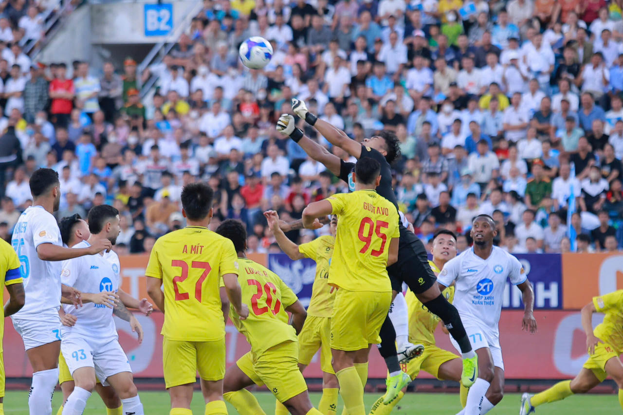 Thép Xanh Nam Định tri ân người hâm mộ