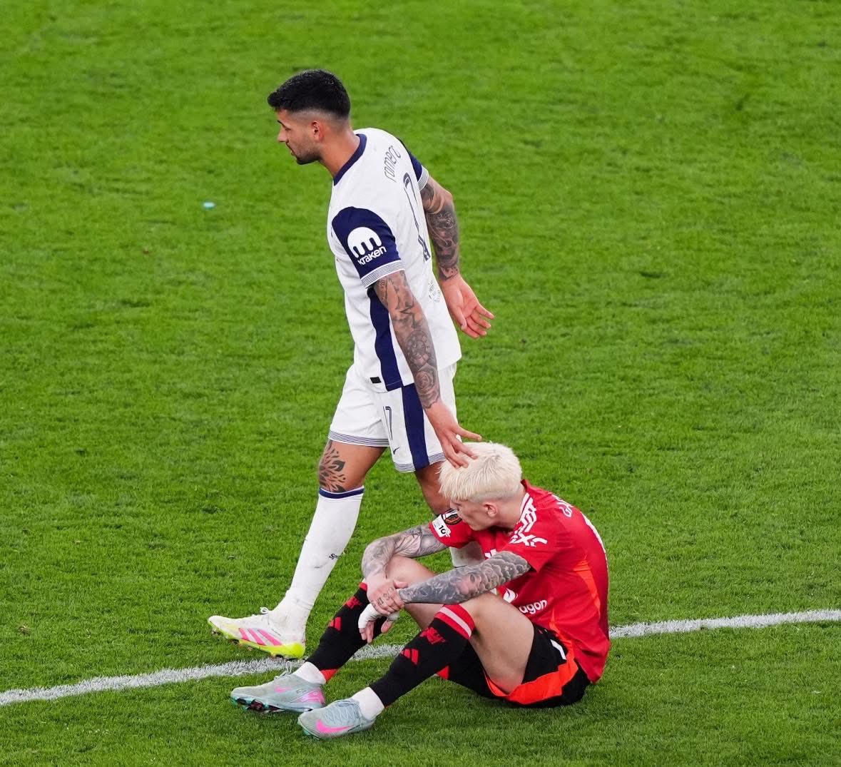 Tottenham viết nên trang sử