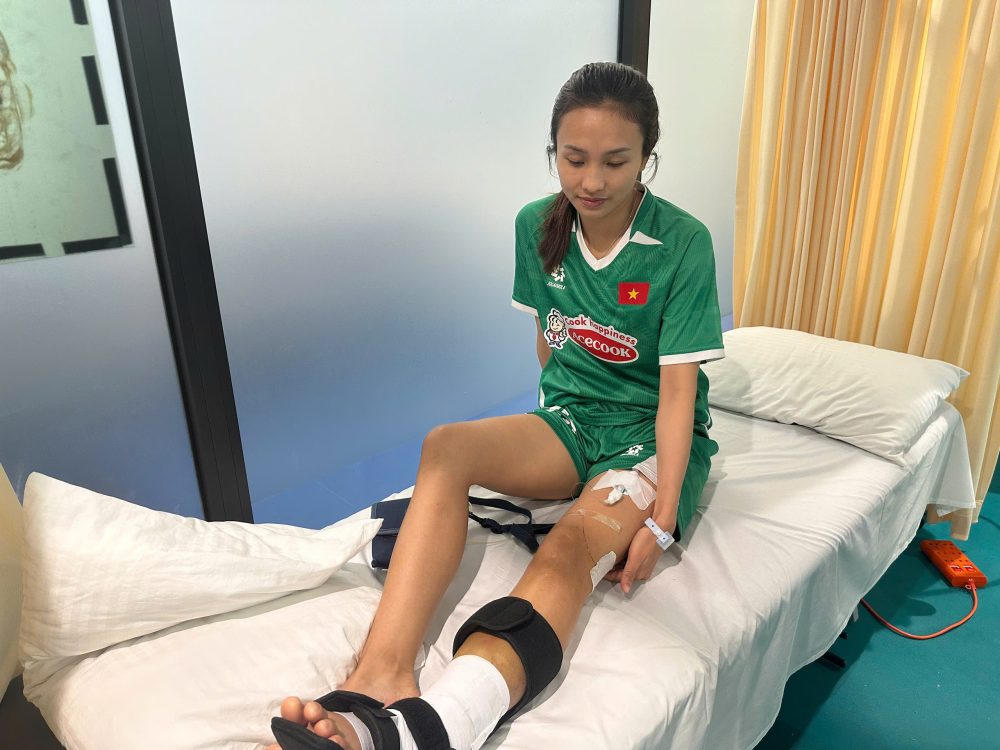 Xuân Son báo tin vui cho ông Kim Sang Sik