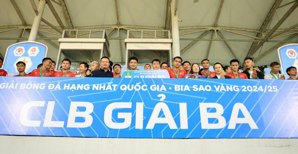 Đội bóng của Công Phượng có vé đá play-off