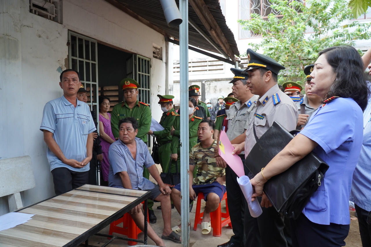 Tiền Giang: Thực hiện cưỡng chế chuyển giao quyền sử dụng đất
