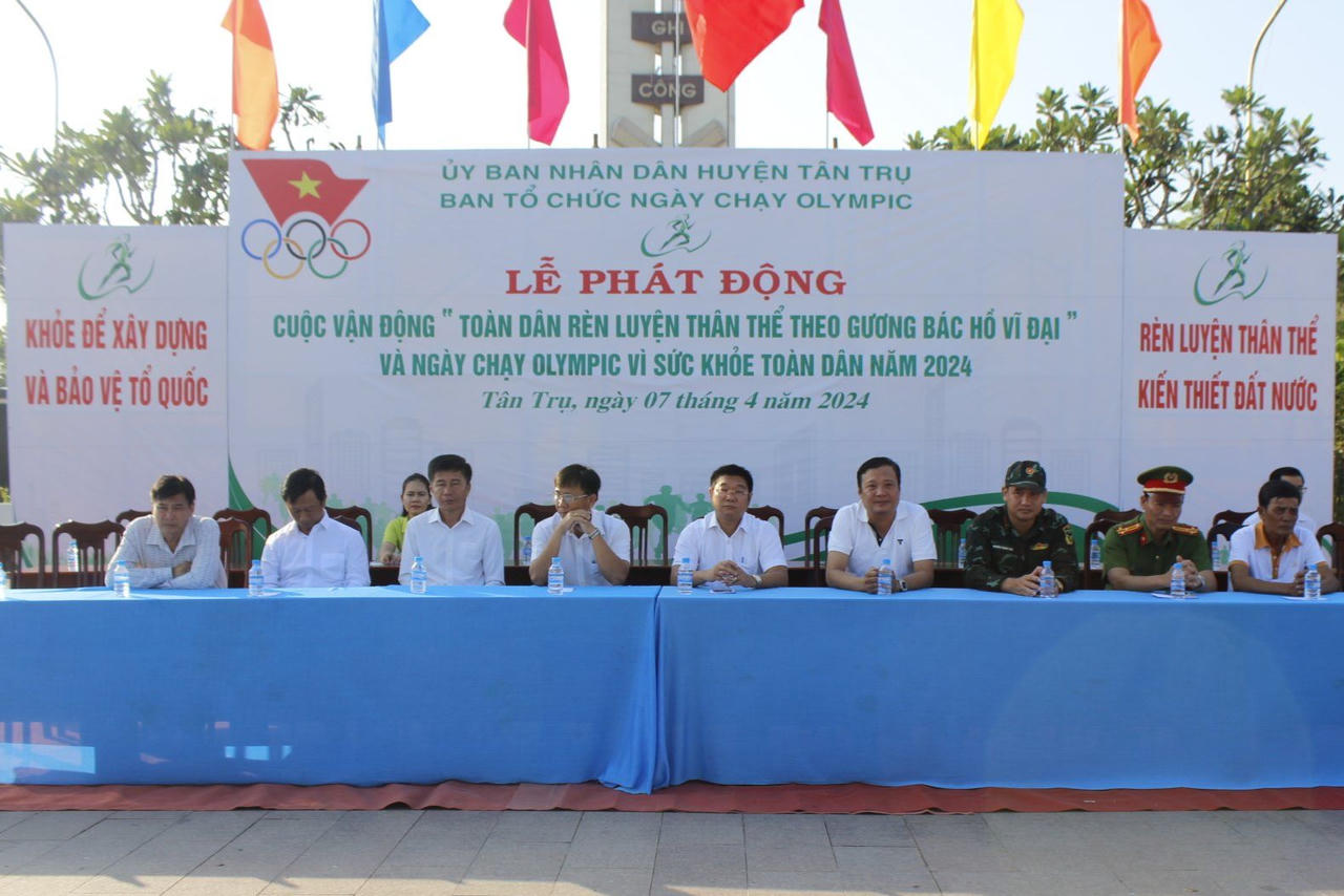 Tân Trụ (Long An): Hơn 1.000 vận động viên tham gia Ngày chạy Olympic năm 2024