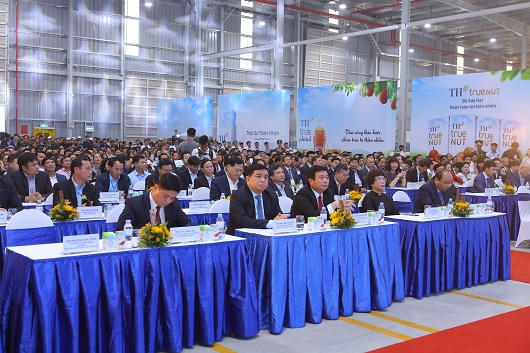 Thủ tướng trao Huân chương Lao động hạng Nhì cho Công ty cổ phần thực phẩm sữa TH 