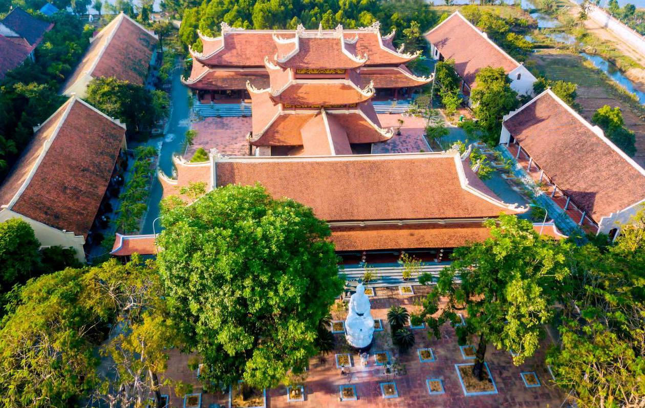 Chuẩn bị dát vàng tượng Phật chùa Thanh Lương