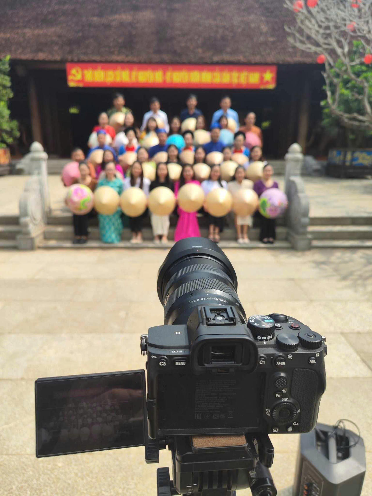 Sắc màu Gen Z trong Lễ hội Làng Sen 2025