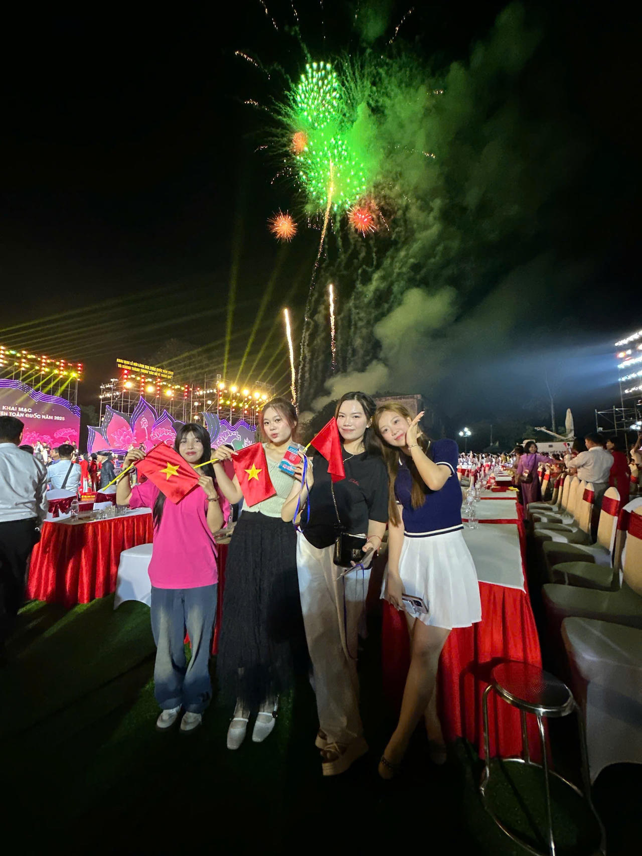 Sắc màu Gen Z trong Lễ hội Làng Sen 2025