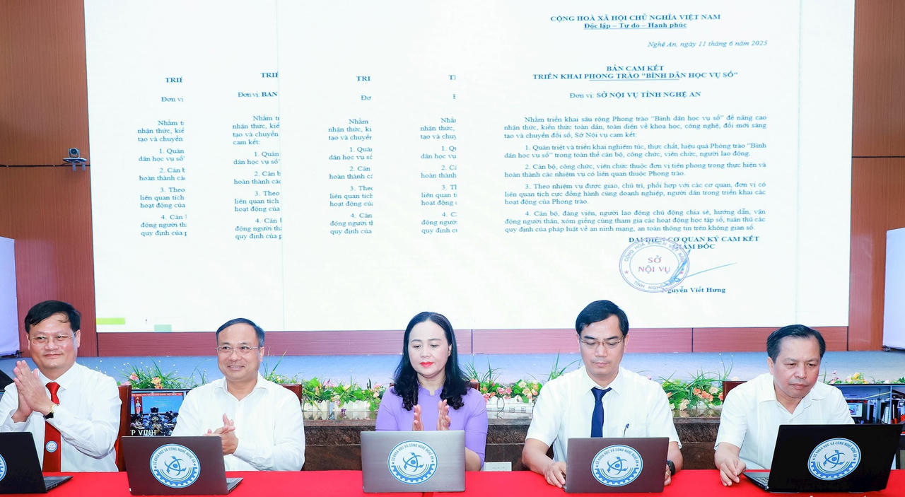 Nghệ An phát động phong trào 'Bình dân học vụ số'