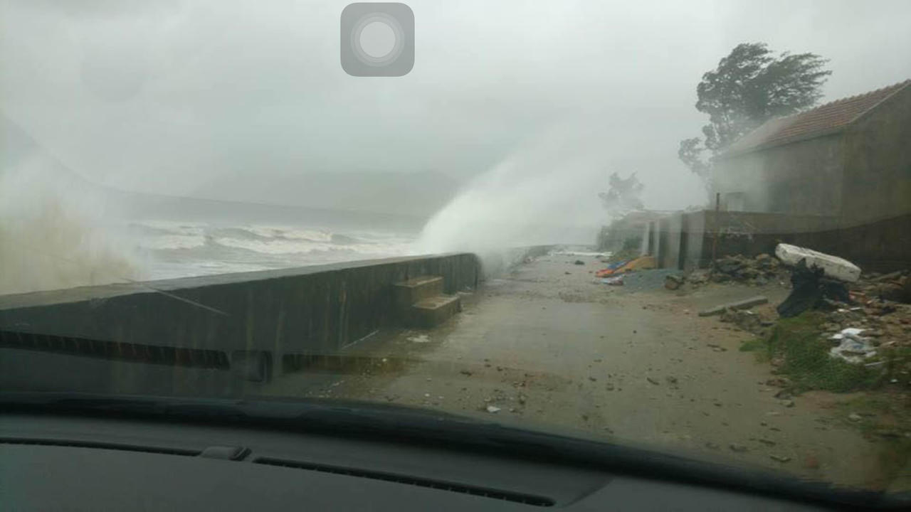 Cảng Vũng Áng mất điện, liên lạc gián đoạn do bão số 10