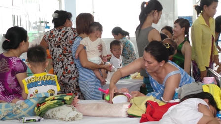 Tay chân miệng đe dọa bùng phát tại TPHCM