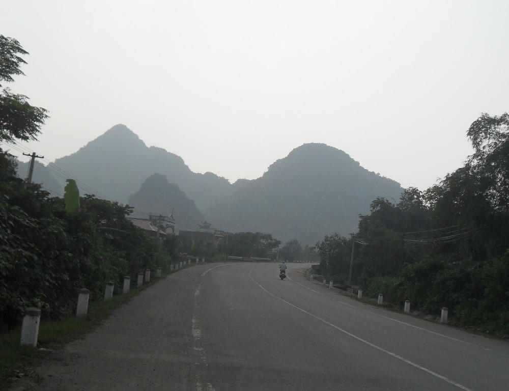 Những chuyện rùng mình ở xóm "ra ngõ gặp người điên"