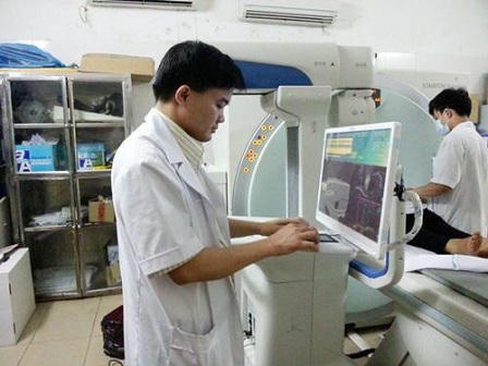 “Mỗi tuần có khoảng 20 bệnh nhân nhập viện vì ung thư phổi“