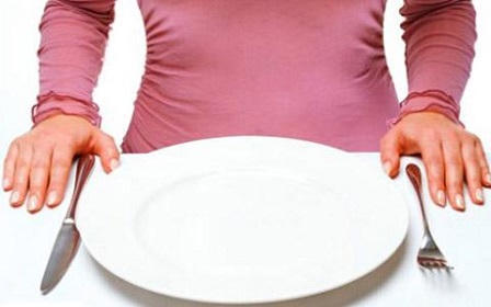 Vụ nữ sinh chết thảm vì nhịn ăn: Bác sĩ nói gì?