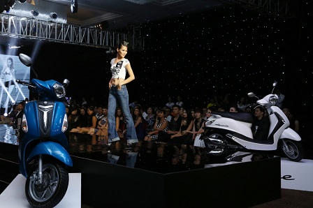Sự hòa quyện giữa xe Yamaha Grande và thời trang