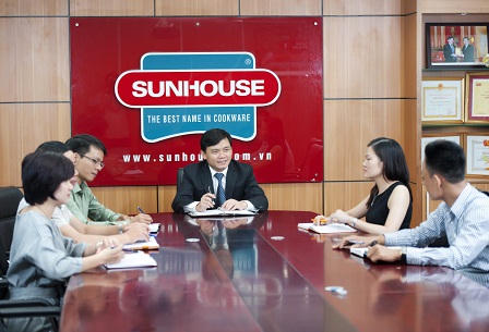 “Vua chảo” Việt Nam Nguyễn Xuân Phú: Thành công từ “bếp ấm, nhà sang” 