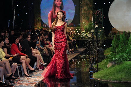 IVY Moda tri ân khách hàng bằng đêm tiệc “Enchanted Night” 