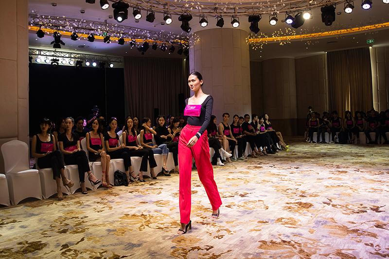 Nhiều nhân tố mới xuất hiện trong buổi casting show diễn thời trang "Vùng trời bình yên"