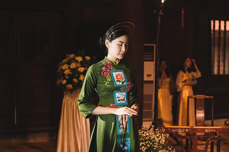 Trình diễn BST áo dài của NTK Cao Minh Tiến trong buổi tiệc trà tiếp Tổng thống Hy Lạp