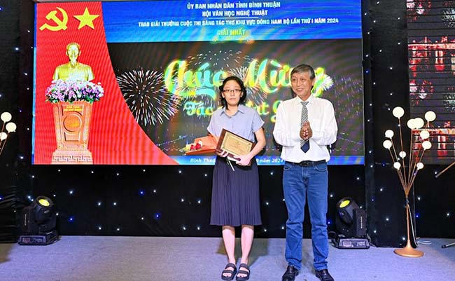 Trao giải Cuộc thi sáng tác Thơ khu vực Đông Nam bộ lần thứ I năm 2024