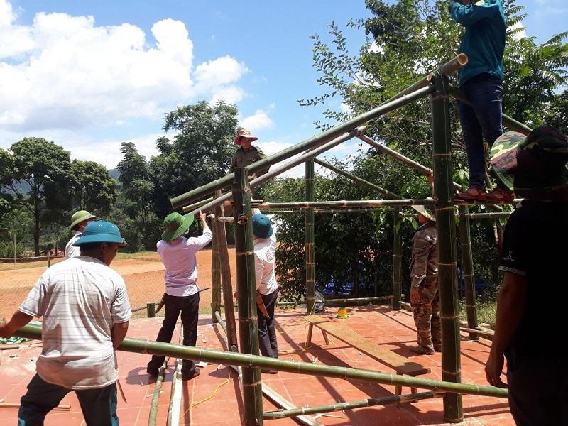 Dựng nhà bạt, lán tre để người từ vùng dịch trở về cách ly