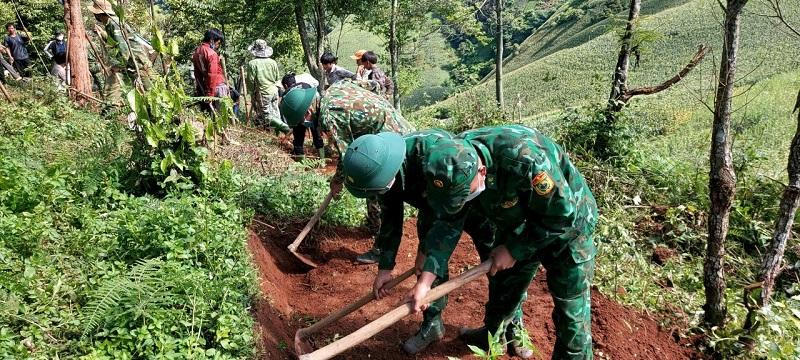 Dựng nhà bạt, lán tre để người từ vùng dịch trở về cách ly