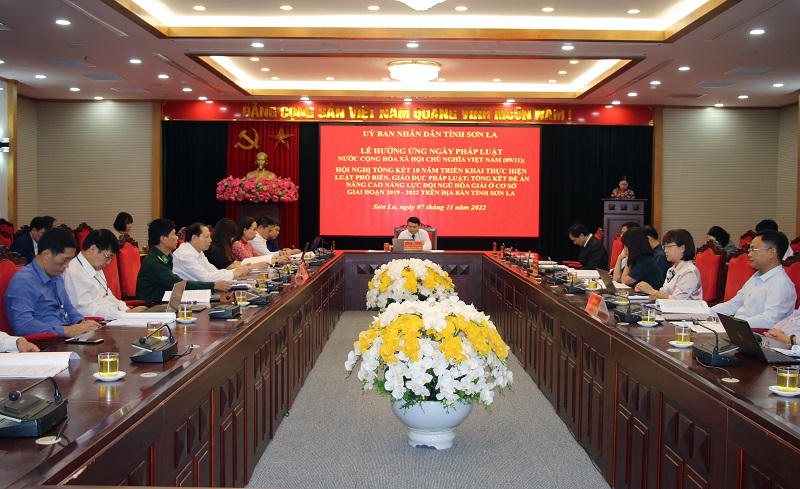 Sơn La hưởng ứng Ngày PLVN và tổng kết 10 năm Luật PBGDPL