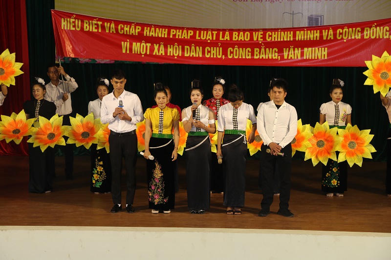 Nhiều hoạt động hưởng ứng Ngày Pháp luật tại Trường Trung cấp luật Tây Bắc