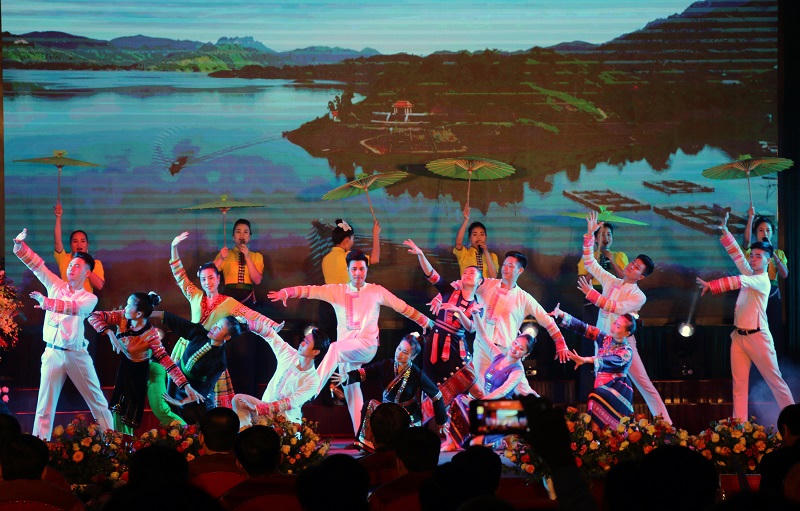 Đưa Mường La thành huyện phát triển nhanh, xanh và bền vững