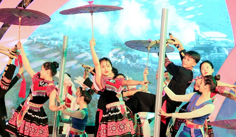 Tưng bừng kỷ niệm 70 năm Ngày giải phóng tỉnh Sơn La