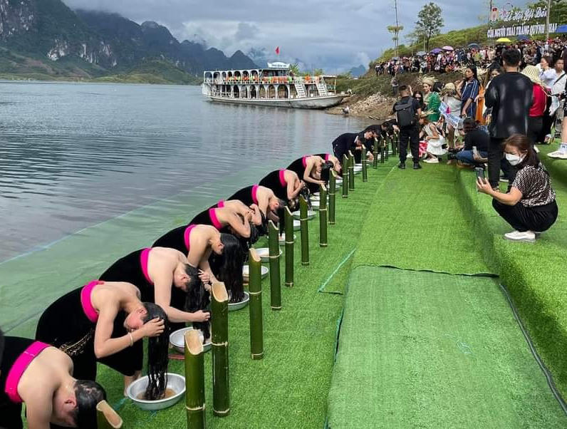 Hình ảnh đẹp Hoa hậu Du lịch thế giới trải nghiệm tại Quỳnh Nhai