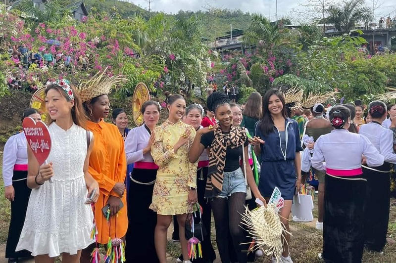 Hình ảnh đẹp Hoa hậu Du lịch thế giới trải nghiệm tại Quỳnh Nhai