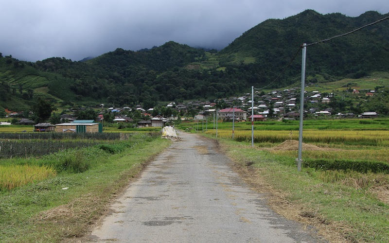 Sơn La phấn đấu cứng hoá 100% đường đến trung tâm xã