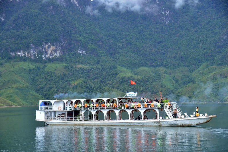 Hình ảnh đẹp Hoa hậu Du lịch thế giới trải nghiệm tại Quỳnh Nhai