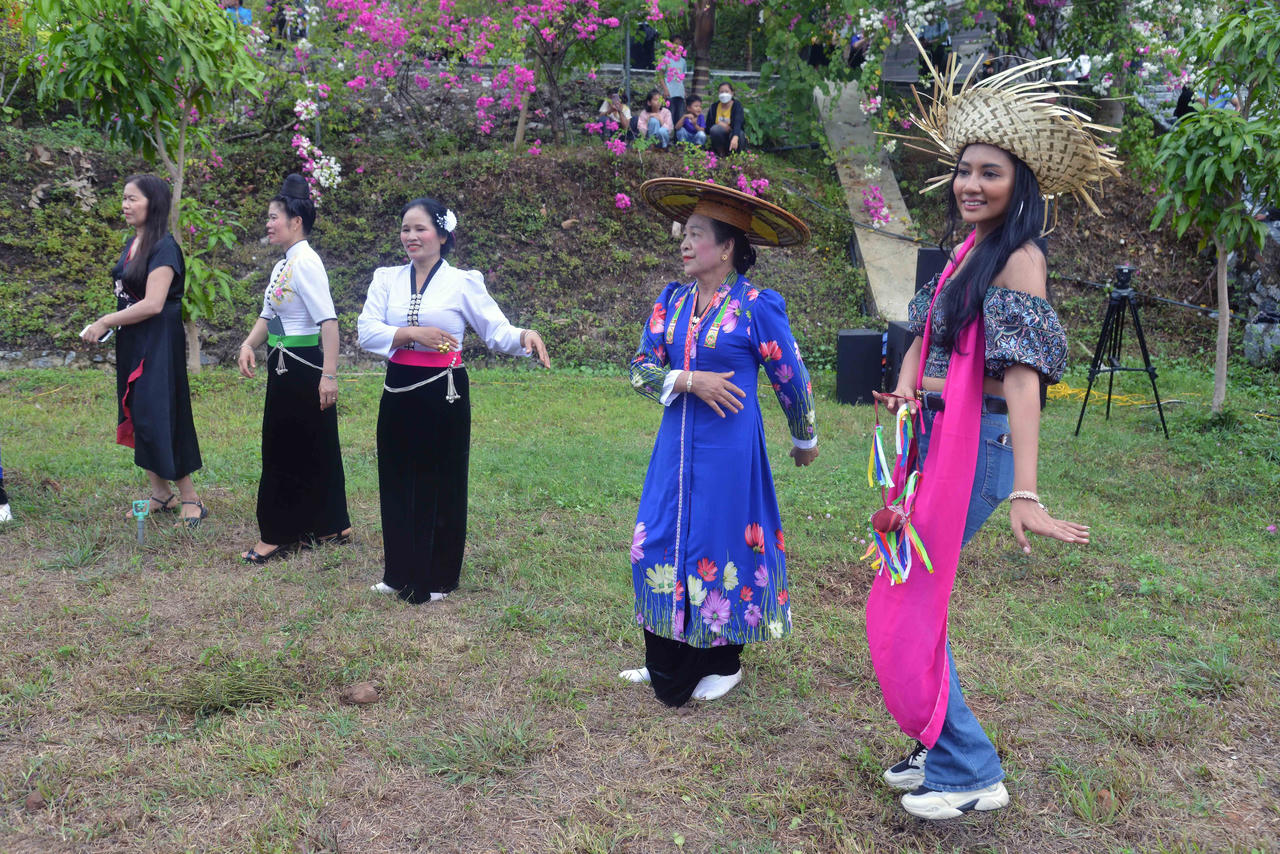 Hình ảnh đẹp Hoa hậu Du lịch thế giới trải nghiệm tại Quỳnh Nhai