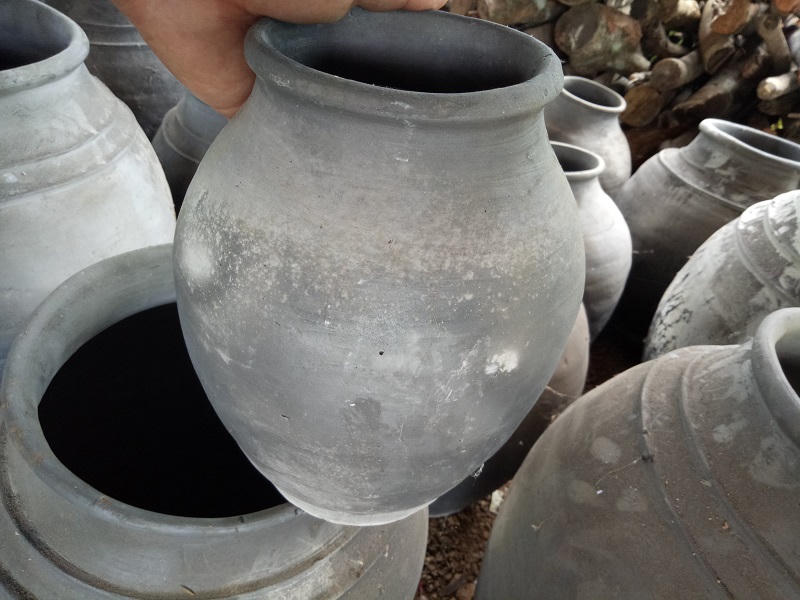 Độc đáo nghề làm chum ở Mường Chanh