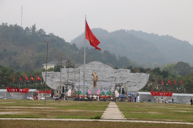 Rực rỡ lễ hội “Mùa hoa ban” ở Sơn La