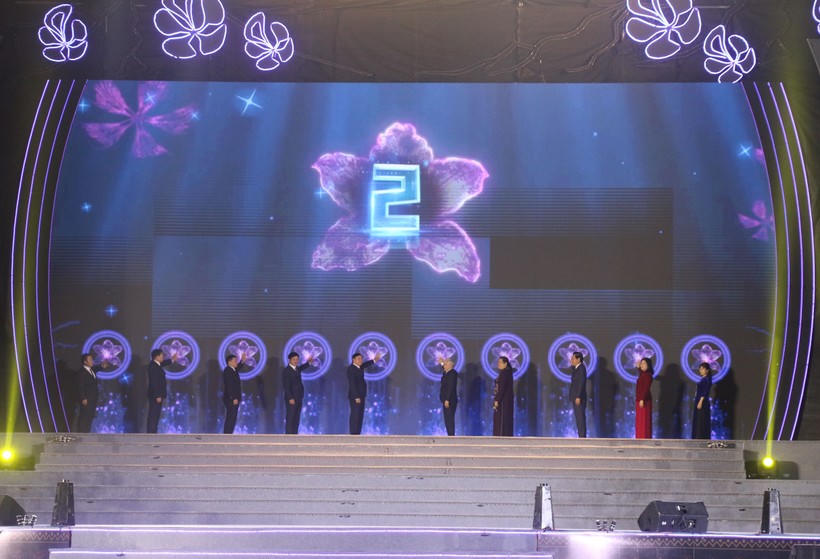 Tưng bừng khai mạc Lễ hội hoa ban