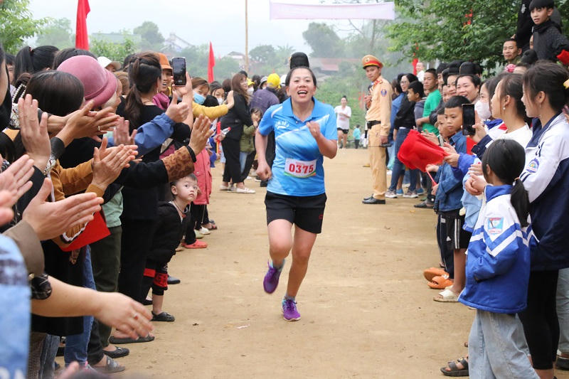 Hấp dẫn giải chạy Olympic bên đèo Pha Đin huyền thoại