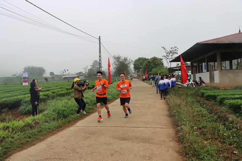 Hấp dẫn giải chạy Olympic bên đèo Pha Đin huyền thoại