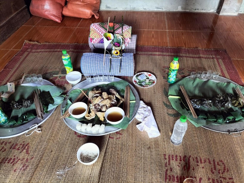 Xem người Mường làm Lễ “buộc chỉ cổ tay”