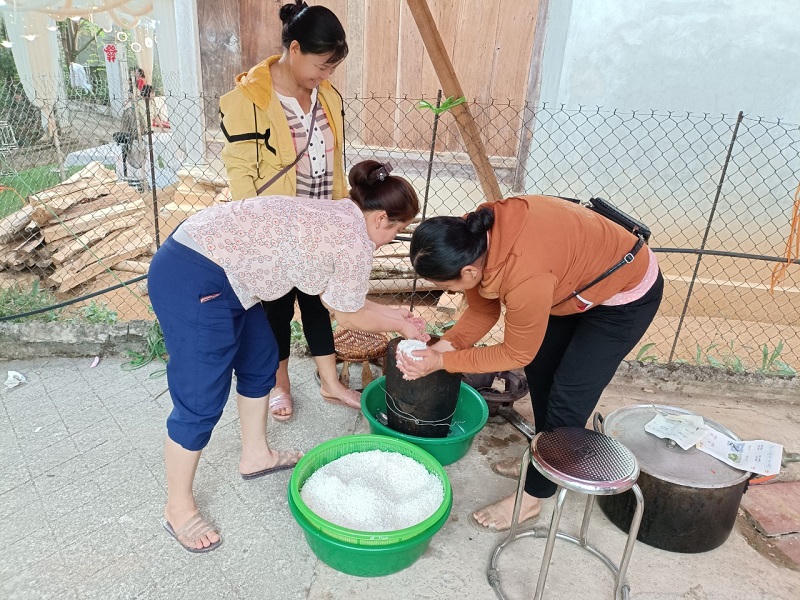 Đến Phù Yên vui Tết “Xíp xí” cùng bà con dân tộc Thái trắng