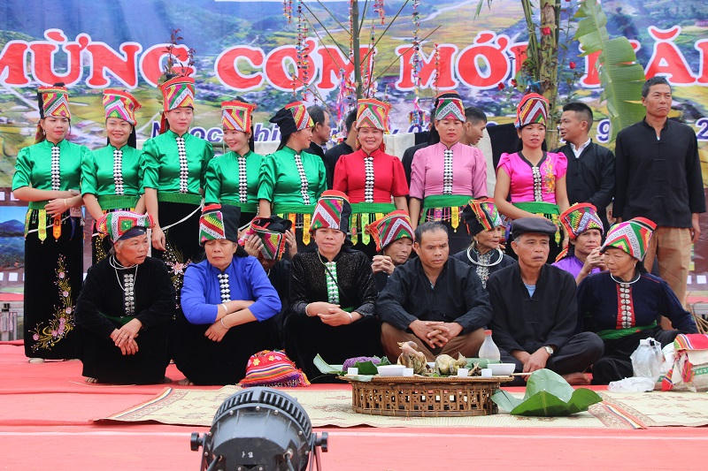 Lên vùng cao Ngọc Chiến vui hội mừng cơm mới