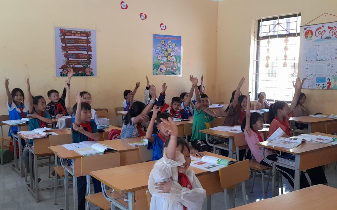 Chính sách pháp luật - “Bệ đỡ” chắp cánh ước mơ cho học sinh dân tộc thiểu số ở huyện biên giới Mường Nhé