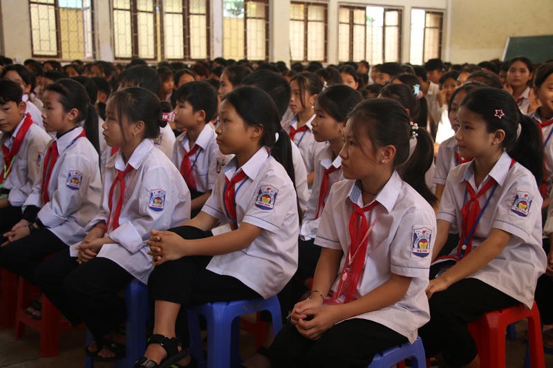 Nâng cao kiến thức pháp luật cho học sinh người dân tộc thiểu số