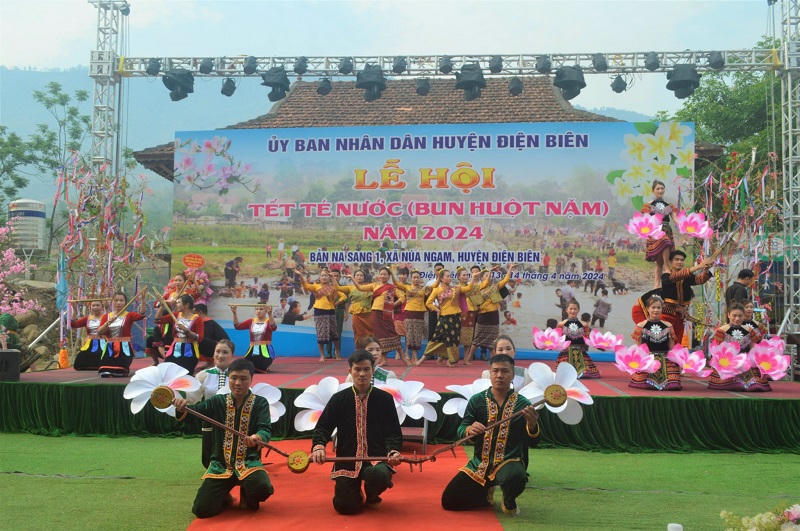 Đặc sắc Lễ hội Tết Té nước của dân tộc Lào ở Điện Biên