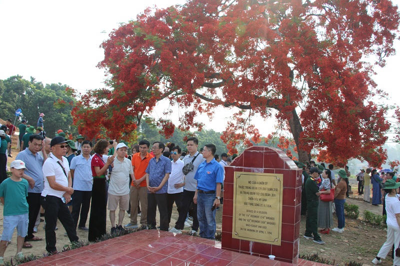 Hội cựu chiến binh Bộ Tư pháp thăm chiến trường xưa tại Điện Biên Phủ