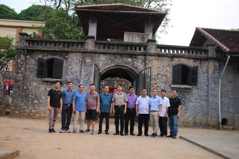 Hội cựu chiến binh Bộ Tư pháp thăm chiến trường xưa tại Điện Biên Phủ