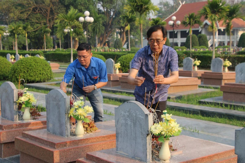 Hội cựu chiến binh Bộ Tư pháp thăm chiến trường xưa tại Điện Biên Phủ