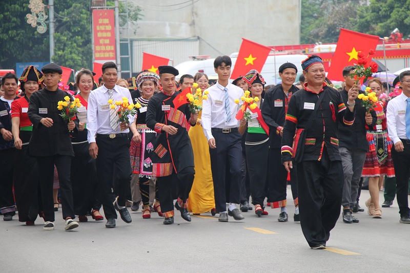 Người dân háo hức đến xem Tổng duyệt Lễ kỷ niệm 70 chiến thắng Điện Biên Phủ