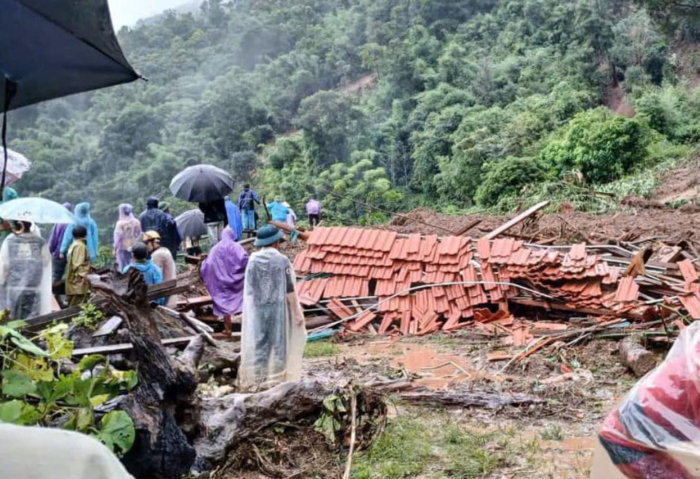 Cảnh lũ dữ 'bủa vây' nhiều nơi tại Sơn La 